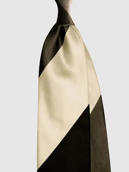 Stefano Cau woven silk satin striped tie in black and grey color is the perfect tie to refine a formal look. 
